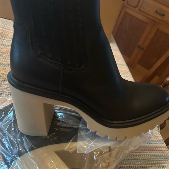 NWT Dolce Vita Boots - Picture 4 of 7